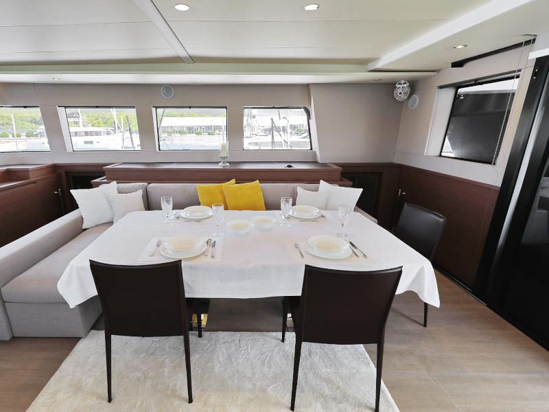 Book yachts online - catamaran - Lagoon 620 - MASTERDREAM  - rent