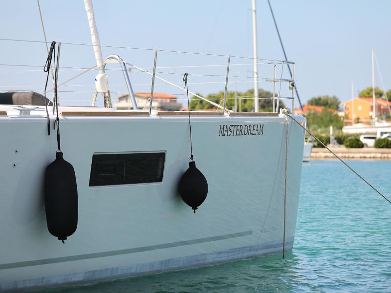 Book yachts online - catamaran - Lagoon 620 - MASTERDREAM  - rent