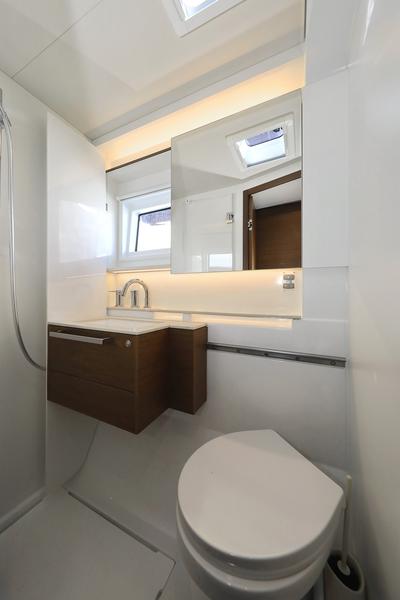 Book yachts online - catamaran - Lagoon 50 - SHADOW - rent
