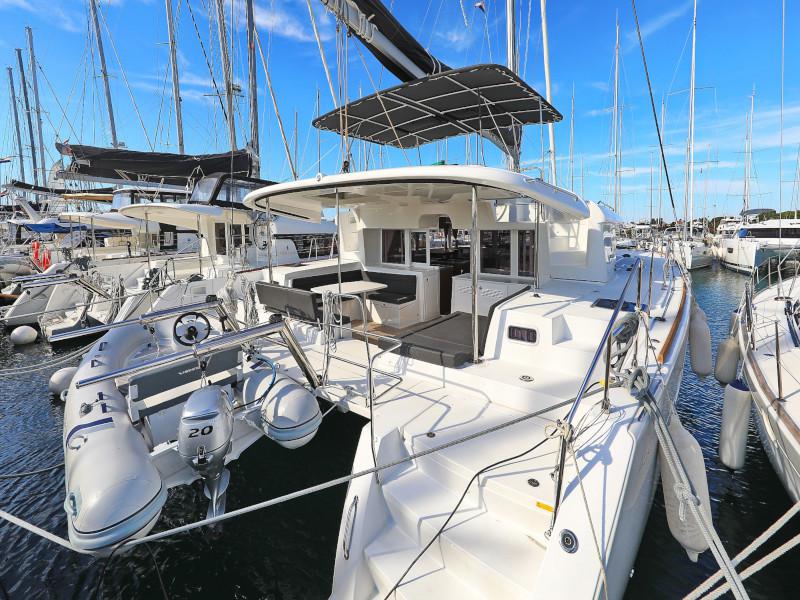 Book yachts online - catamaran - Lagoon 450 F - OLIVER - rent
