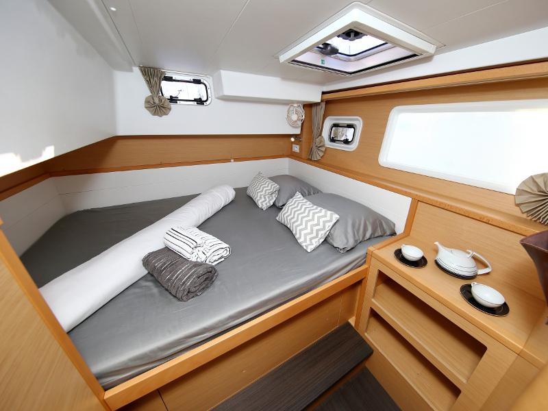 Book yachts online - catamaran - Lagoon 39 - VENTUS - rent