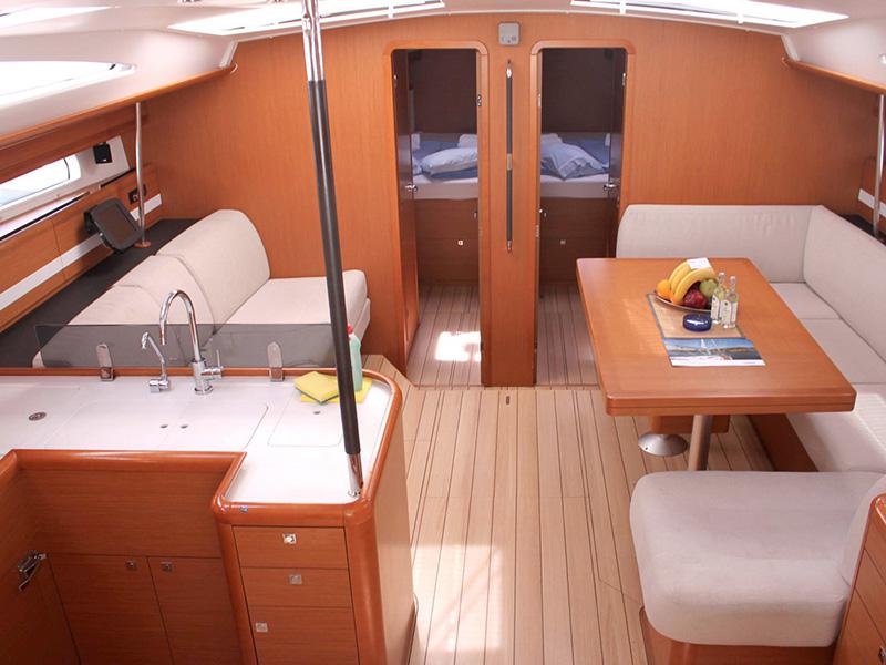 Book yachts online - sailboat - Jeanneau 53 - Zeus - rent