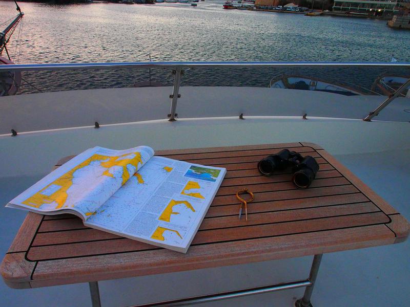 Book yachts online - motorboat - Perama Shipyards 102 - Elena - rent