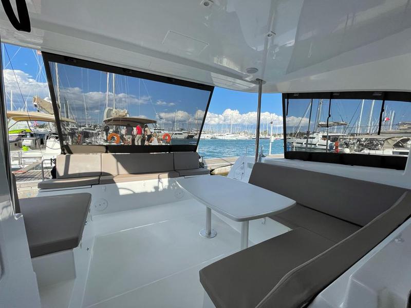 Book yachts online - catamaran - Lagoon 40 - Discovery II - rent