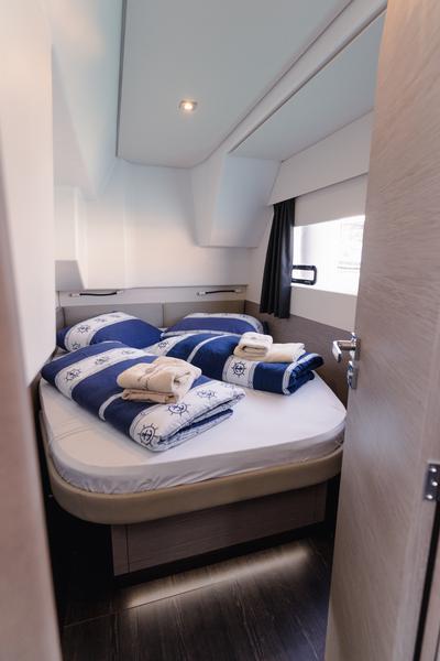 Book yachts online - powercatamaran - MY4.S - DANA - rent