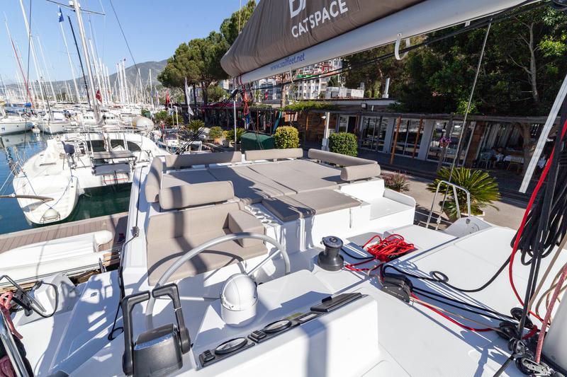 Book yachts online - catamaran - Bali Catspace - Sail Spica - rent