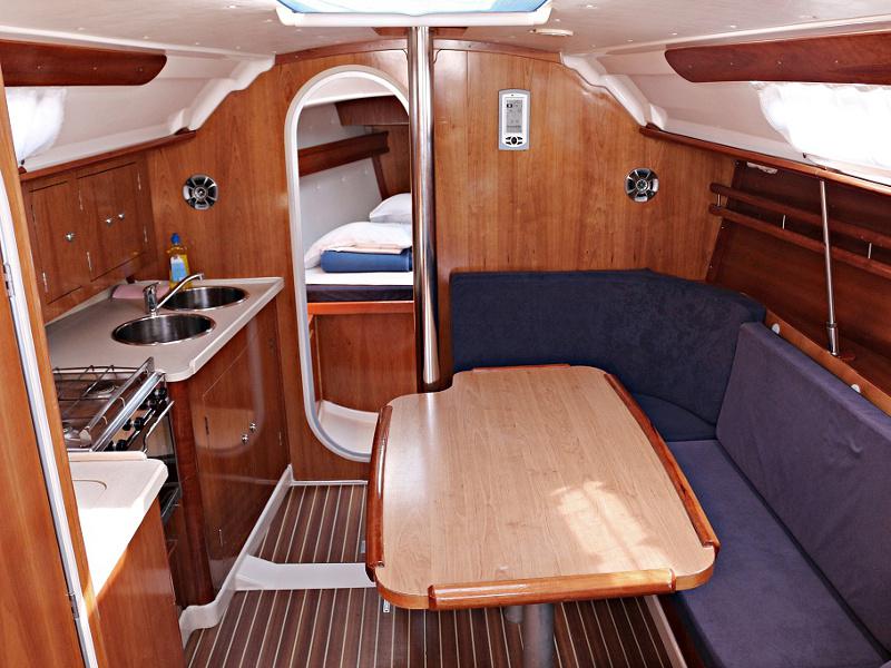 Book yachts online - sailboat - Vektor 36 - Silba - rent