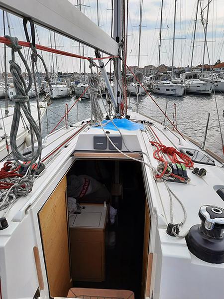 Book yachts online - sailboat - Elan 350 - Sierra - rent