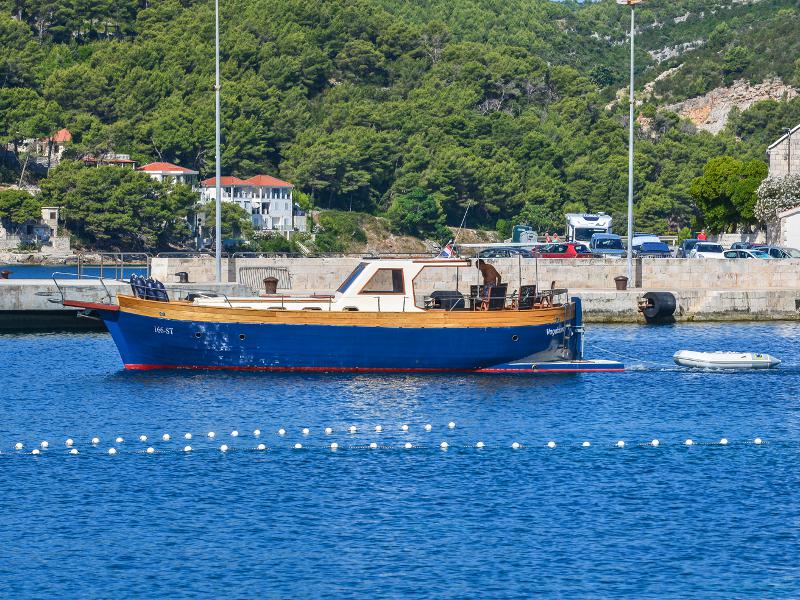 Book yachts online - motorboat - Leut - Vagabundo - rent