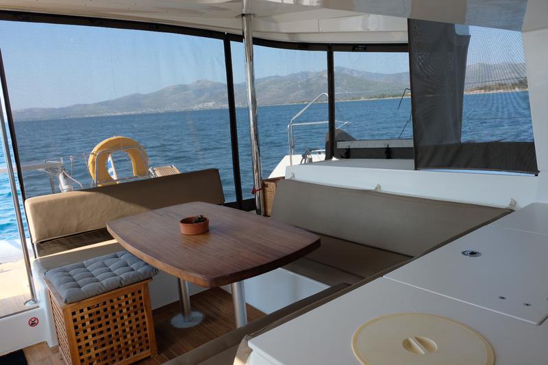Book yachts online - catamaran - Lagoon 450 Fly - IRIS IV - rent