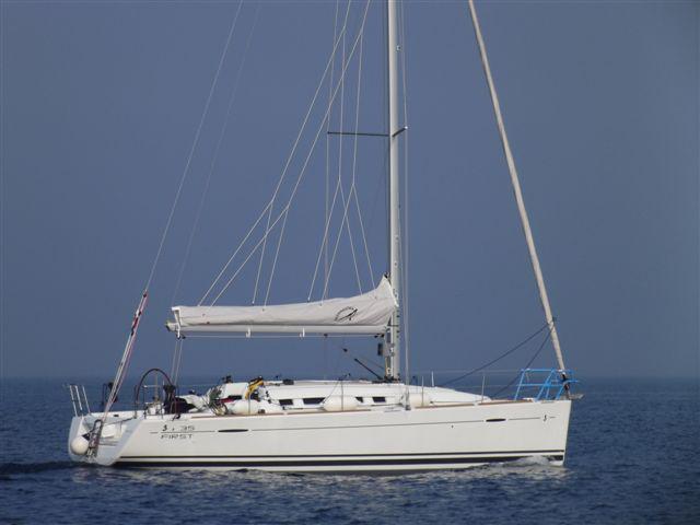 Book yachts online - sailboat - First 35 - Saggitarius - rent