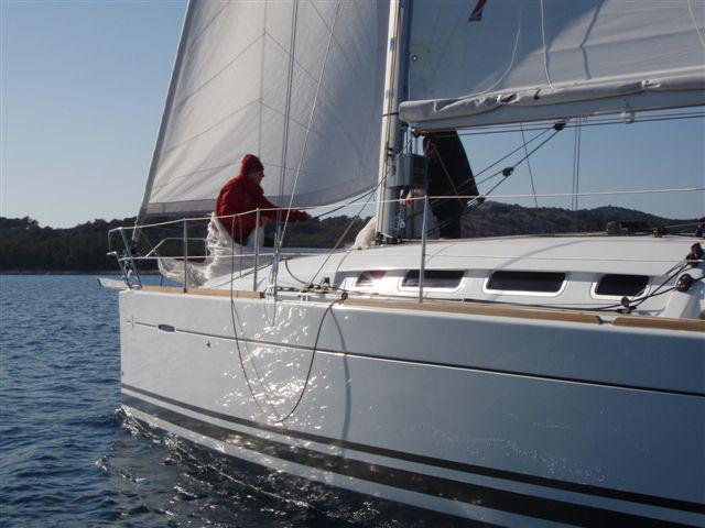 Book yachts online - sailboat - First 35 - Leo - rent