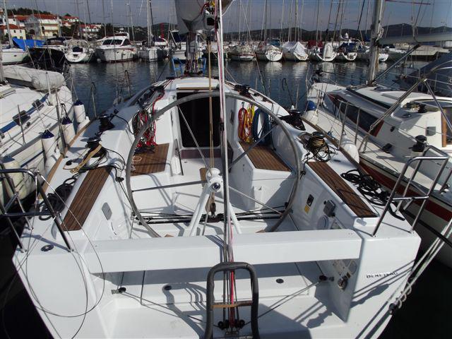 Book yachts online - sailboat - First 35 - Capricorn - rent