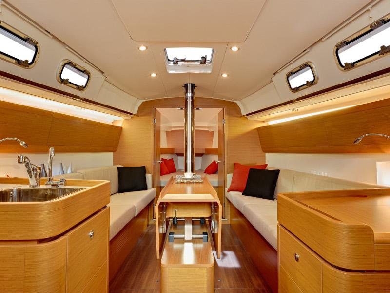Book yachts online - sailboat - First 35 - Virgo - rent