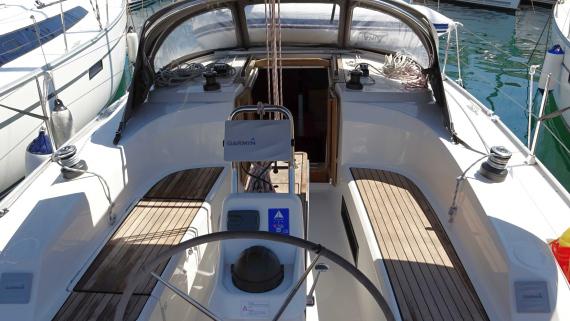 Book yachts online - sailboat - Bavaria Cruiser 33 - Driada - rent
