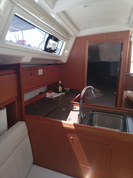 Book yachts online - sailboat - Bavaria Cruiser 33 - Driada - rent