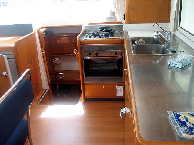 Book yachts online - catamaran - Lagoon 400 - EC- L40-15-G - rent