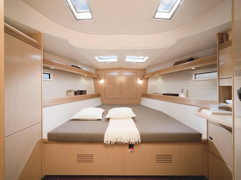 Book yachts online - sailboat - Bavaria C45/3 cab - PRES- 456-20-G - rent
