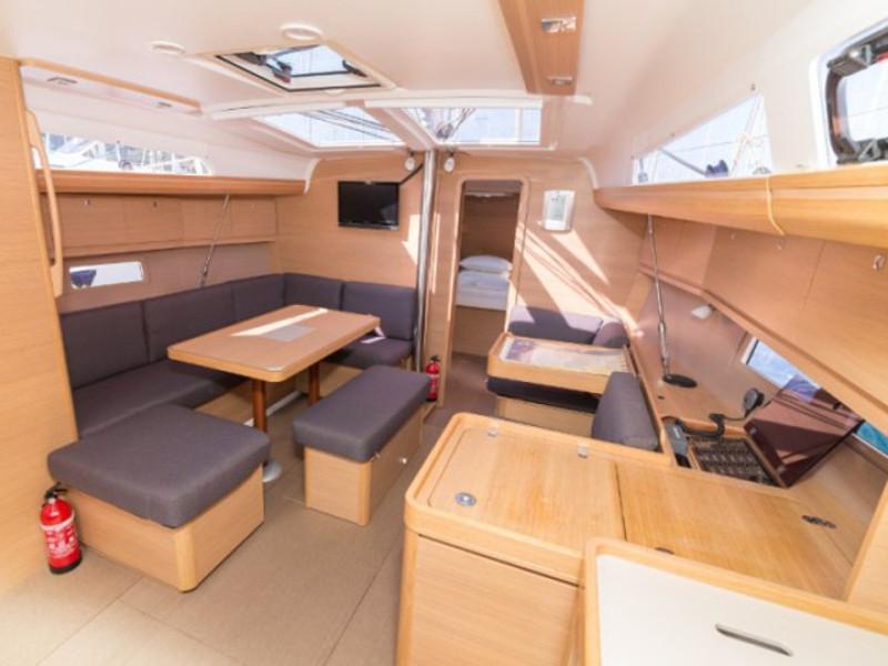 Book yachts online - sailboat - Dufour 412 - EC- 412- 17-CR - rent