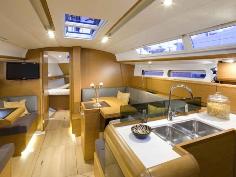 Book yachts online - sailboat - Sun Odyssey 409 - EC- 409-15-G - rent