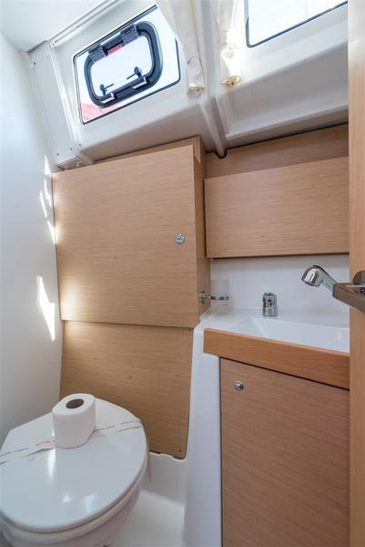 Book yachts online - sailboat - Oceanis 38.1 - LUCE - rent