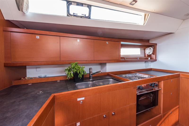 Book yachts online - sailboat - Oceanis 45 - ZOA - rent