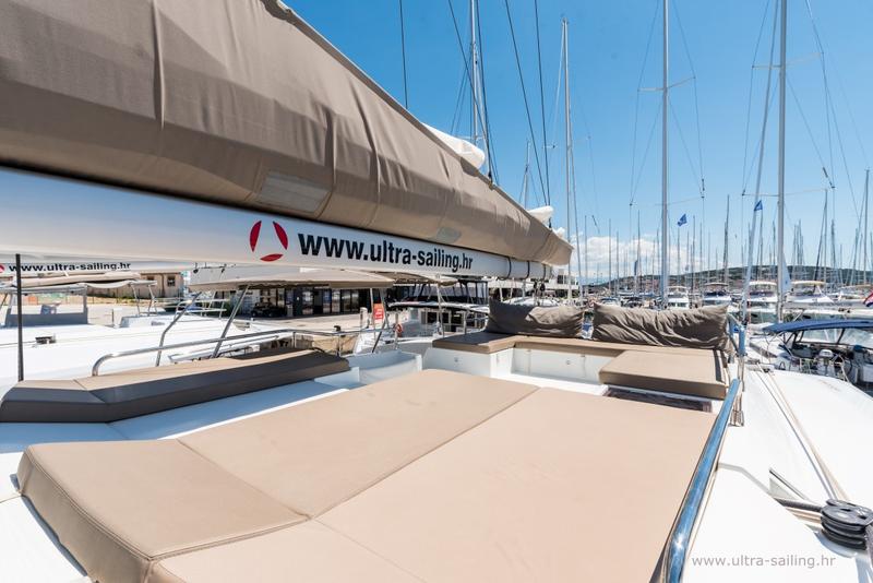 Book yachts online - catamaran - Saona 47 - SUNNY WAVE - rent