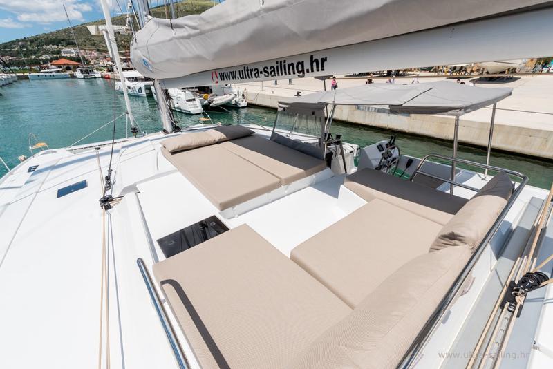 Book yachts online - catamaran - Saona 47 - SUNNY WAVE - rent