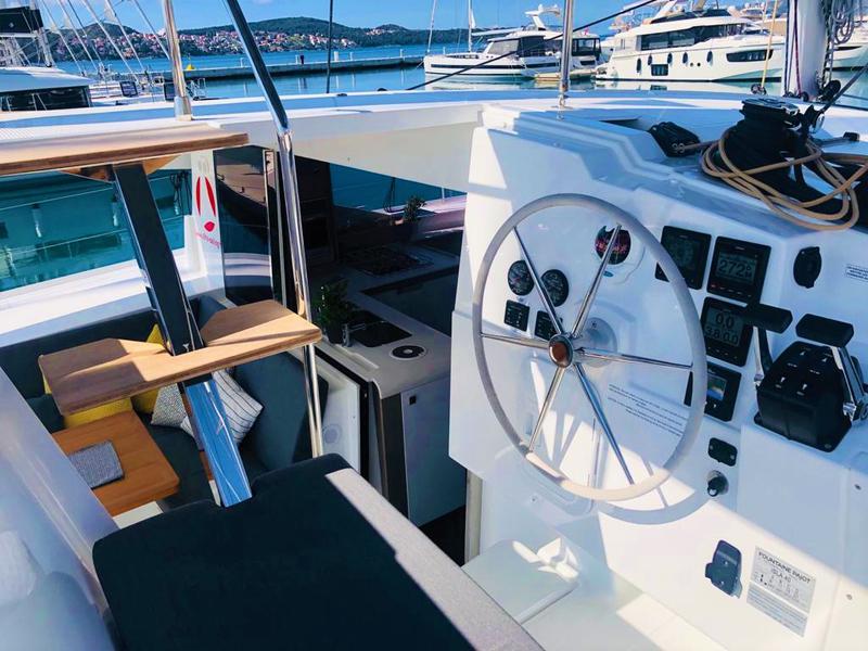 Book yachts online - catamaran - Isla 40 - ISLAND ESCAPE - rent