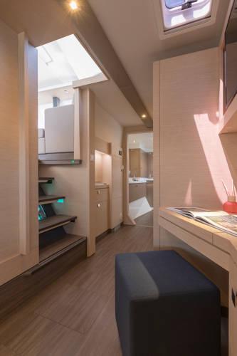Book yachts online - catamaran - Astréa 42 - CRAZY DIAMOND - rent