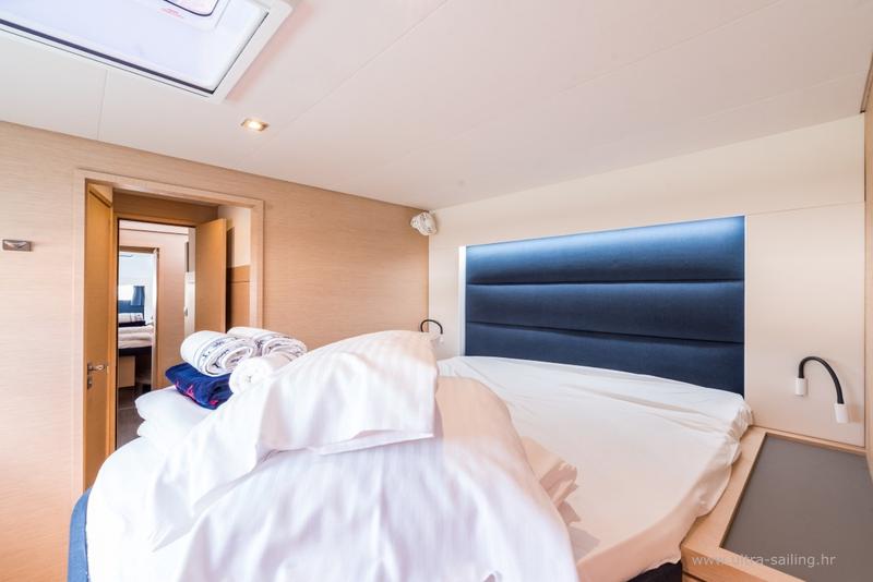 Book yachts online - catamaran - Saona 47 - DESAFINADO - rent