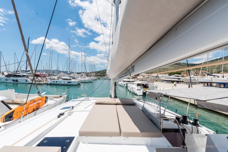Book yachts online - catamaran - Saona 47 - DESAFINADO - rent