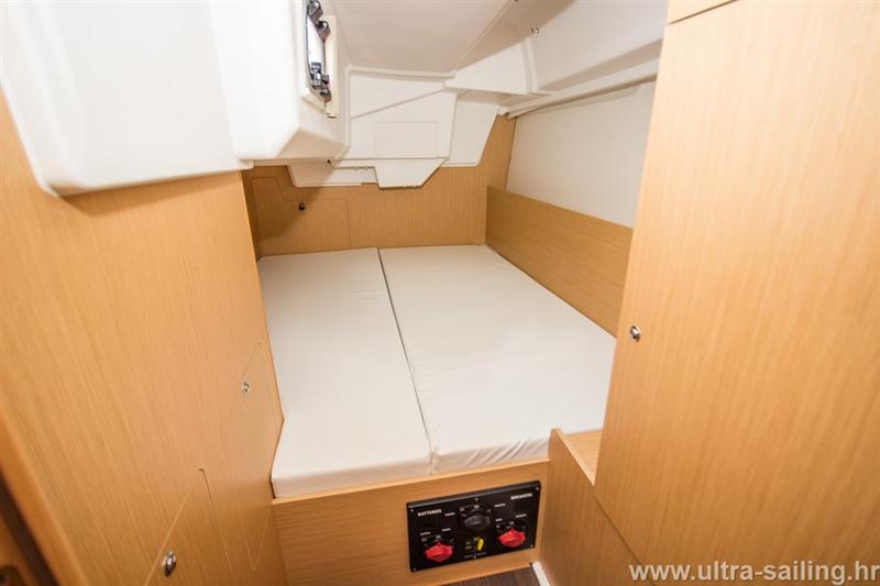 Book yachts online - sailboat - Oceanis 35 - GASTON - rent