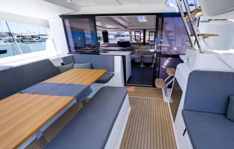Book yachts online - catamaran - Astréa 42 - MAGIC SUMMER - rent
