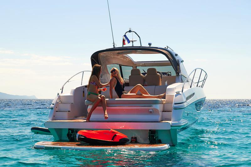 Book yachts online - motorboat - Focus Power 36 Hard Top - NEW - rent
