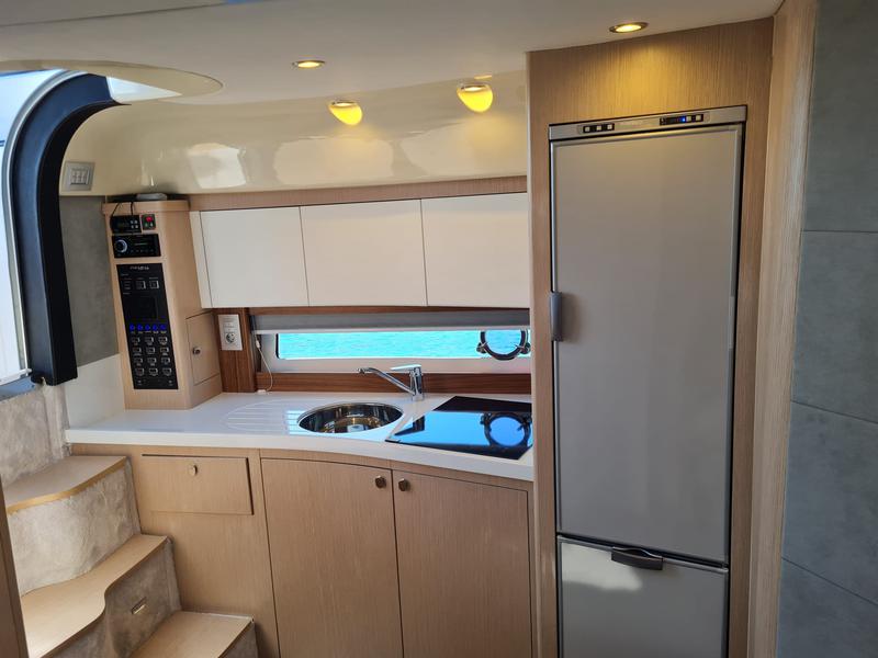 Book yachts online - motorboat - Focus Power 44 Hard Top - Boha - rent