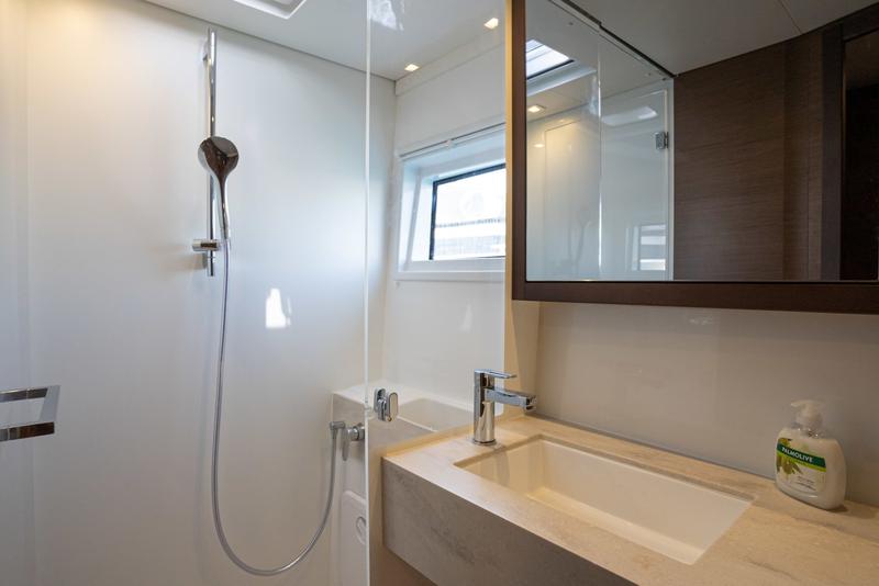 Book yachts online - catamaran - Lagoon 46 - SOFIA - rent