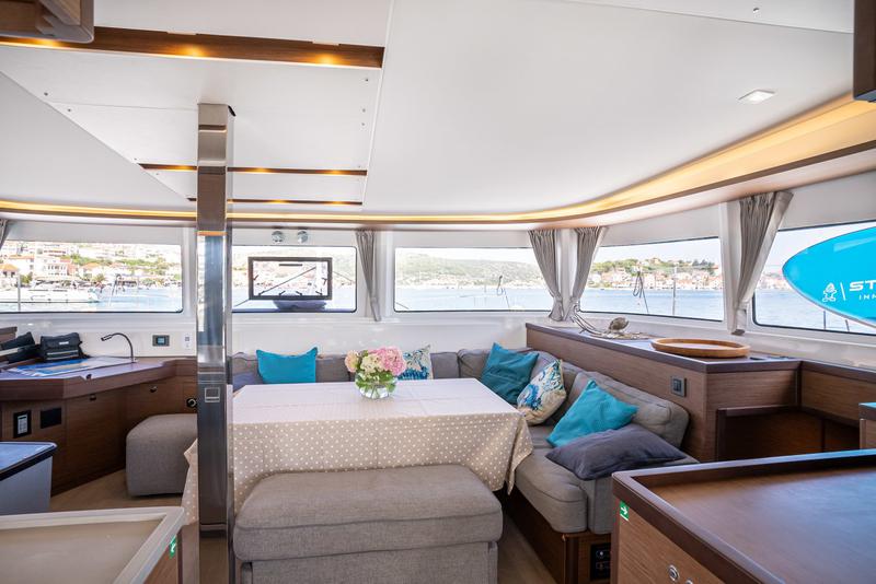 Book yachts online - catamaran - Lagoon 46 - SOFIA - rent