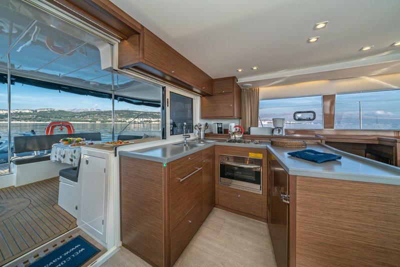 Book yachts online - catamaran - Lagoon 450 Sport LUX - PRINCESS SOFIA - rent
