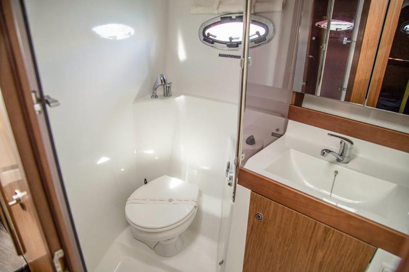 Book yachts online - motorboat - Antares 36 - ARIELA - rent