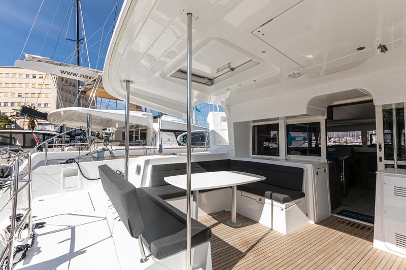 Book yachts online - catamaran - Lagoon 450 F - WIDE DREAM - rent