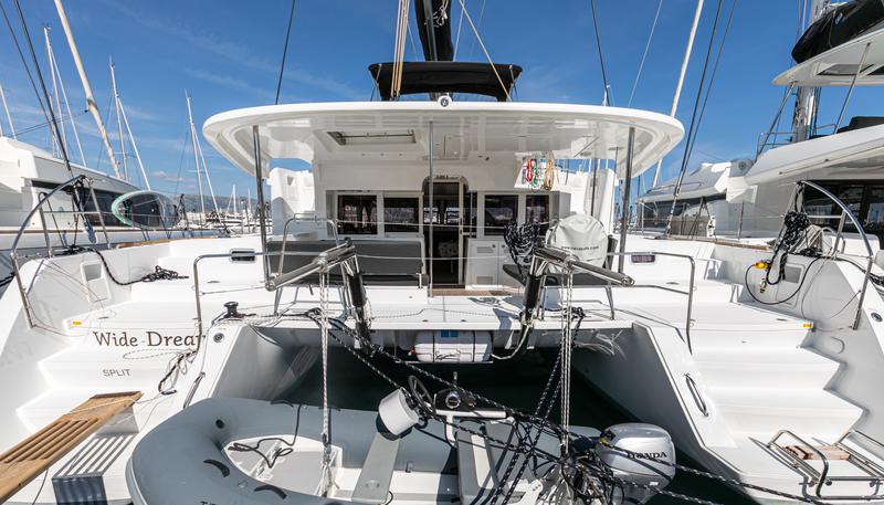 Book yachts online - catamaran - Lagoon 450 F - WIDE DREAM - rent