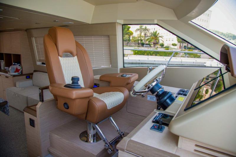 Book yachts online - motorboat - Monte Carlo 6 - ALVONA - rent