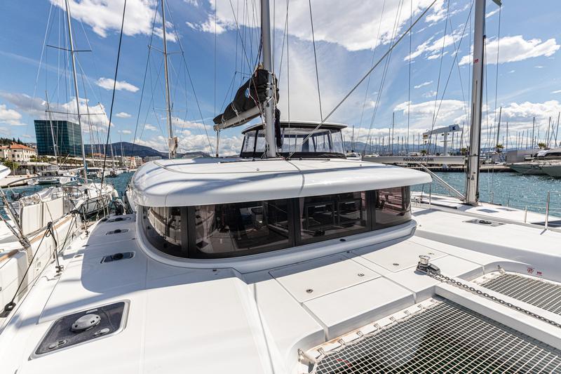 Book yachts online - catamaran - Lagoon 42 - HAPPY KEY - rent