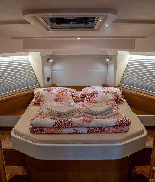 Book yachts online - motorboat - Swift Trawler 41 - JUDITA - rent