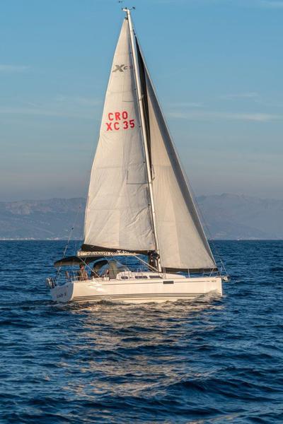 Book yachts online - sailboat - Xc 35 - LADY X  - rent