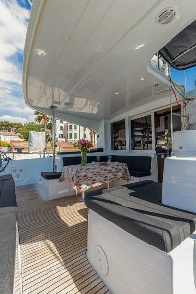 Book yachts online - catamaran - Lagoon 40 - SAILOR MOON - rent