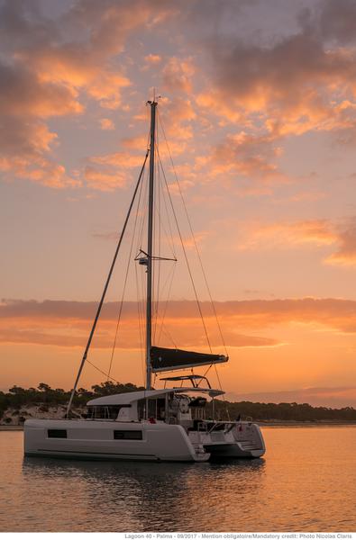 Book yachts online - catamaran - Lagoon 40 - SAILOR MOON - rent