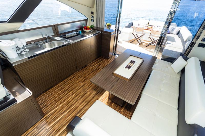 Book yachts online - motorboat - Azimut 55 S - Mini Too - rent