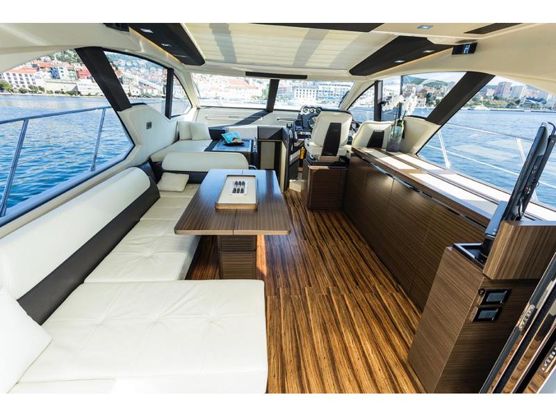 Book yachts online - motorboat - Azimut 55 S - Mini Too - rent